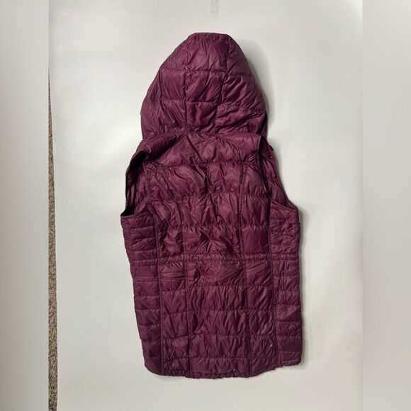 Athleta Women's XL Burgundy Down Vest - Picture 5 of 8